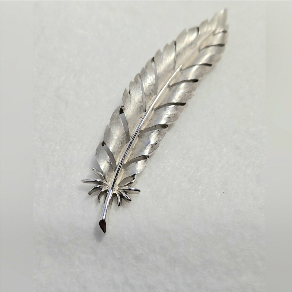 Vintage Signed Trifari Silver-Tone Feather/Leaf Brooch Pin